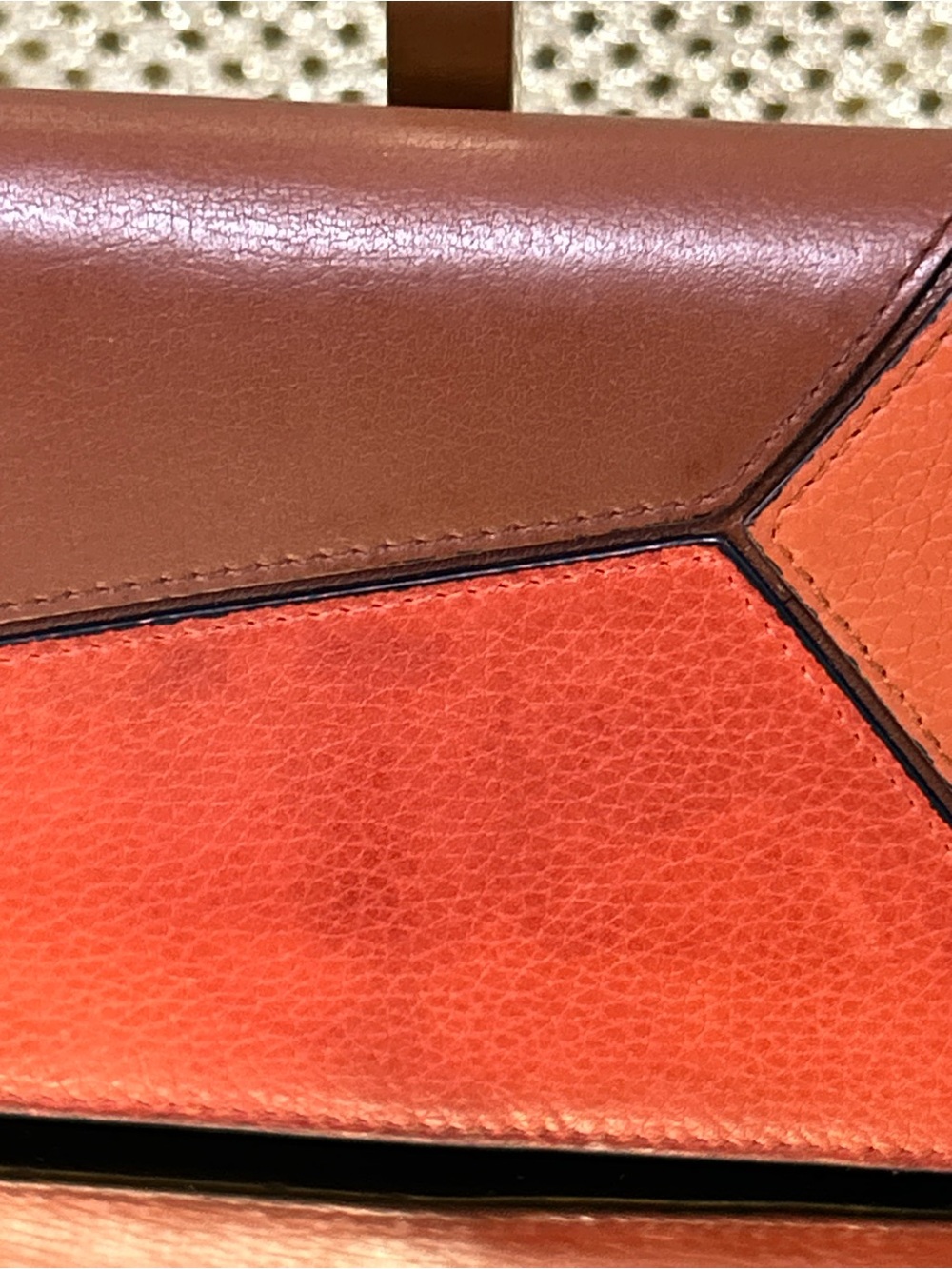 Loewe Puzzle Leather Envelope Clutch on a Chain Approx. 7.5 x 3.5 - Picture 5 of 17